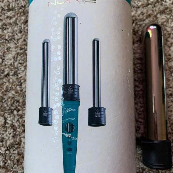 NuMe Titanium 3 in 1 Curling Wand Set - Picture 2 of 4